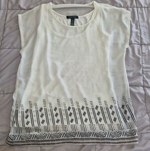 EUC Lauren Ralph Lauren White Mixed Media  Embroidered Hem Cap Sleeve Top, Small